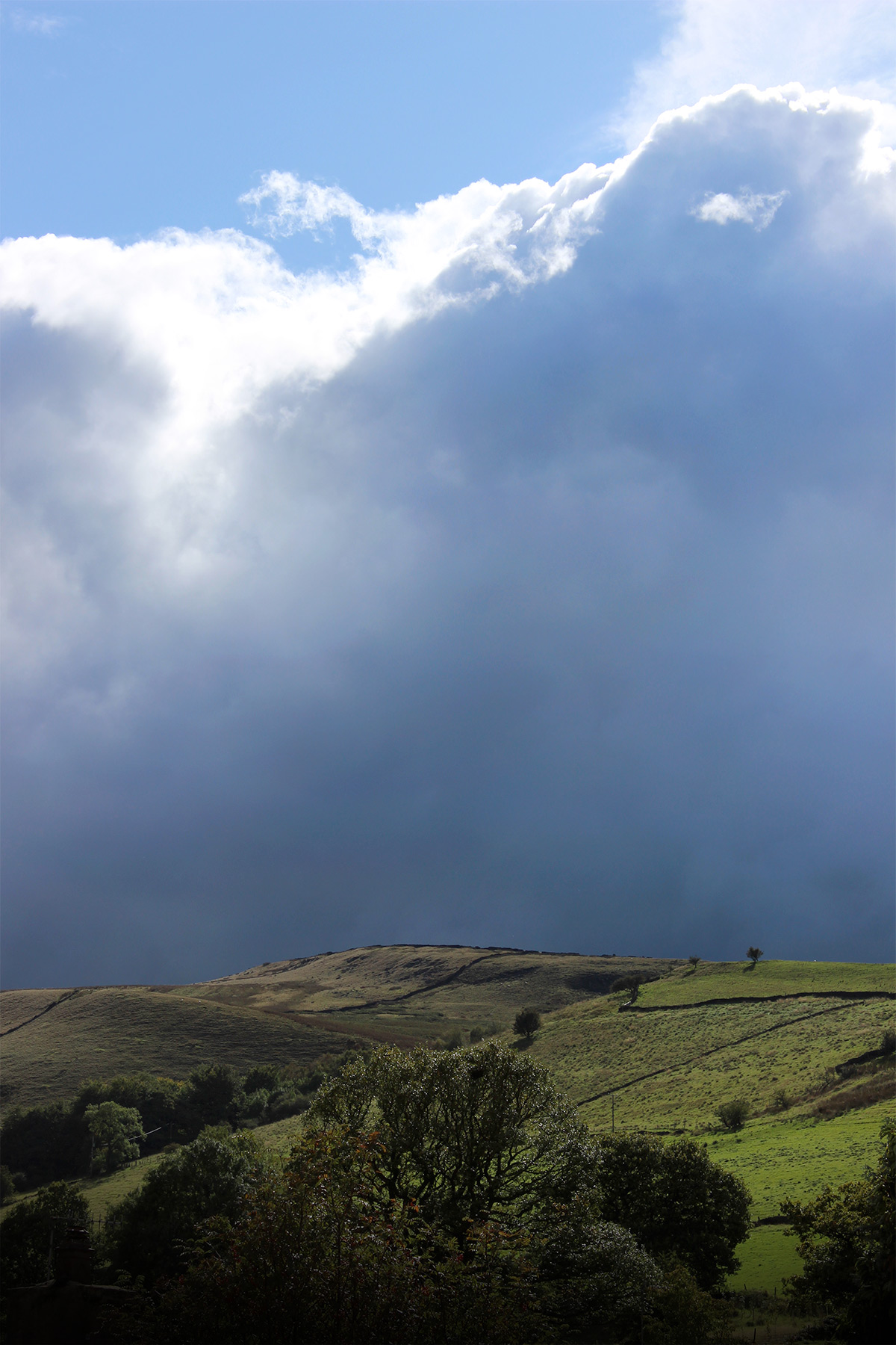 Phoside Moody Sky - Photo of a dramatic sky over Phoside in the Peak District - photo by gavstretchy