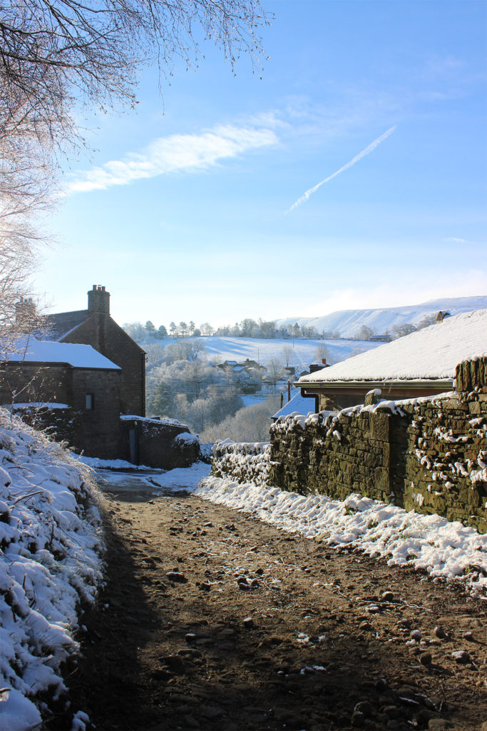 Twenty Trees Cold Bridleway - Photo of the bridleway to Twenty Trees in Hayfield with snowfall - photo by gavstretchy